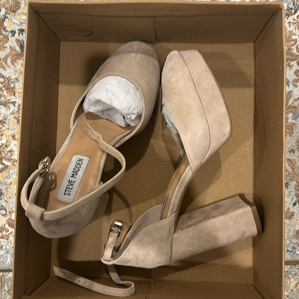 Steve Madden Taupe Suede Platform Pumps